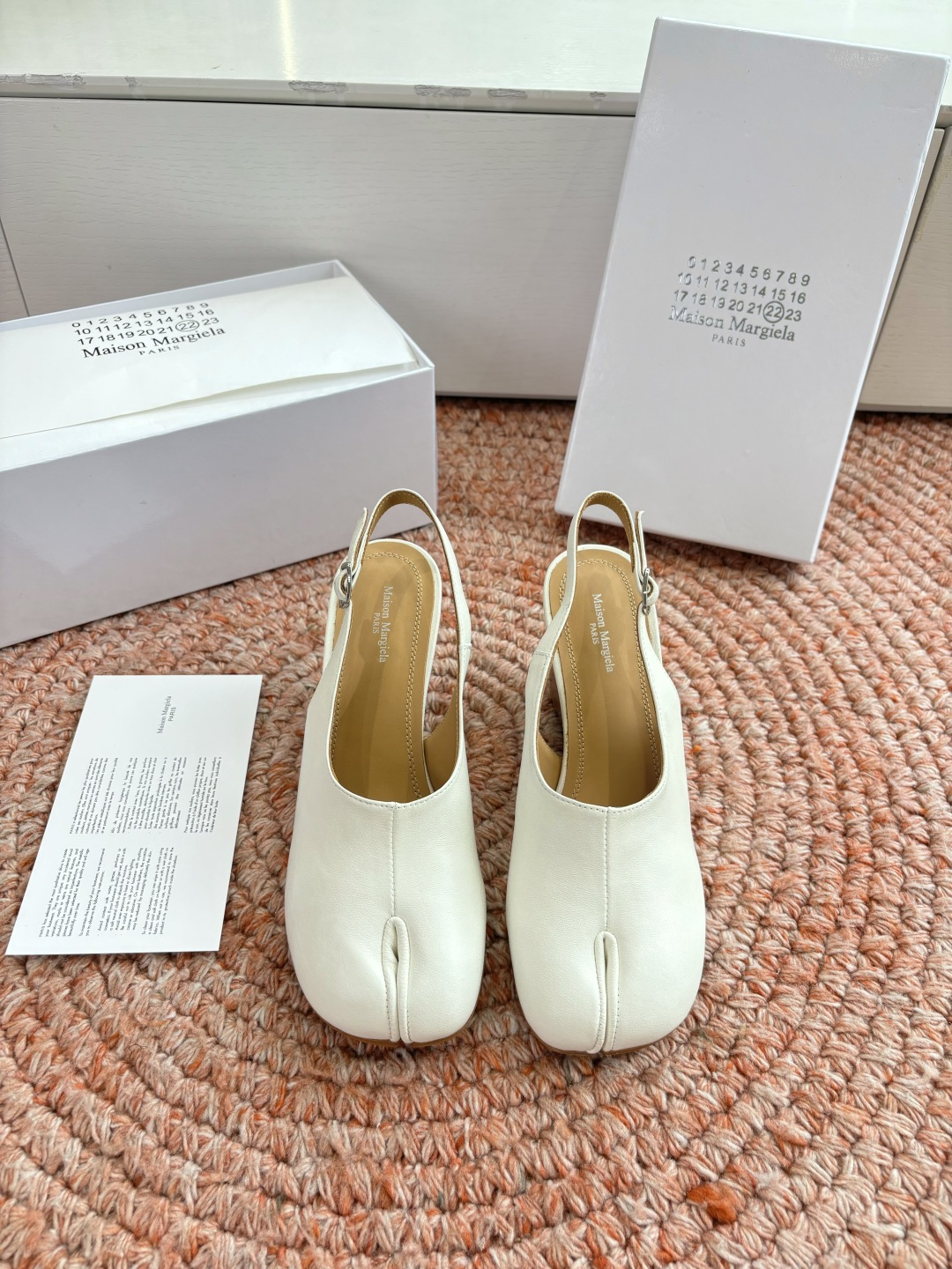 🌾G012代购级别2026 5Maison Margie马吉拉•分趾粗跟平底复古玛丽珍坡跟芭蕾舞指鱼嘴单