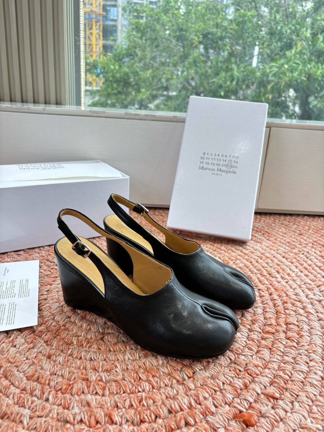 🌾G012代购级别2026 5Maison Margie马吉拉•分趾粗跟平底复古玛丽珍坡跟芭蕾舞指鱼嘴单