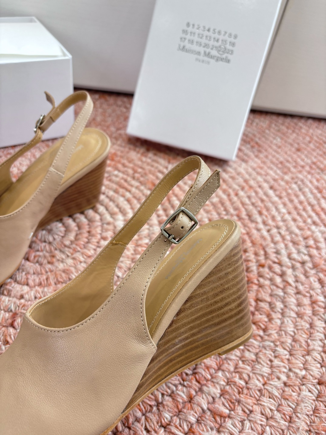 🌾G012代购级别2026 5Maison Margie马吉拉•分趾粗跟平底复古玛丽珍坡跟芭蕾舞指鱼嘴单