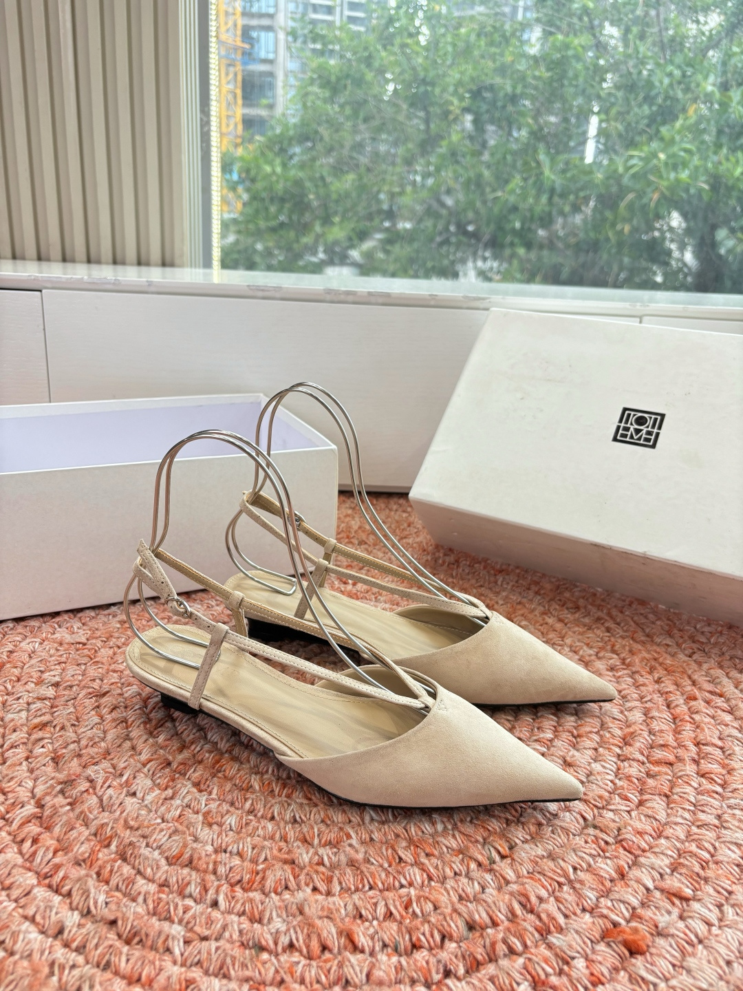 🌾G213CotemP小众潮牌 26ss早春新款单鞋尖头猫跟鞋系列中较为特别的款，采用小牛皮材质 整双鞋