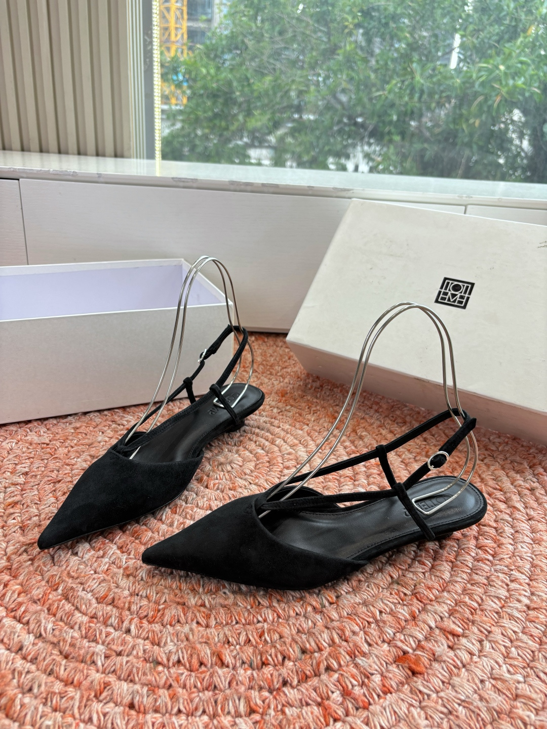 🌾G213CotemP小众潮牌 26ss早春新款单鞋尖头猫跟鞋系列中较为特别的款，采用小牛皮材质 整双鞋