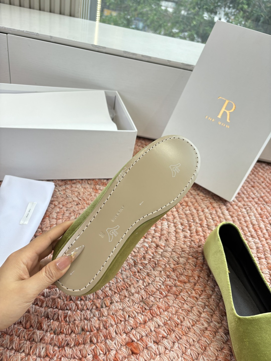 🌾G028😀THE ROW 新品极简圆头 玛丽珍单鞋The Row新一季的设计延续极简主义新款 Cana