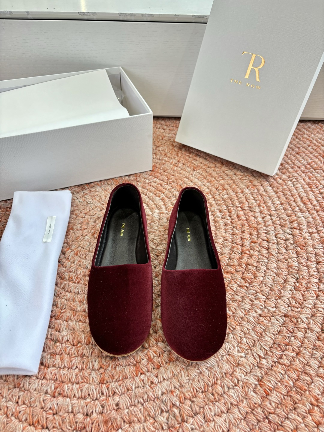 🌾G028😀THE ROW 新品极简圆头 玛丽珍单鞋The Row新一季的设计延续极简主义新款 Cana