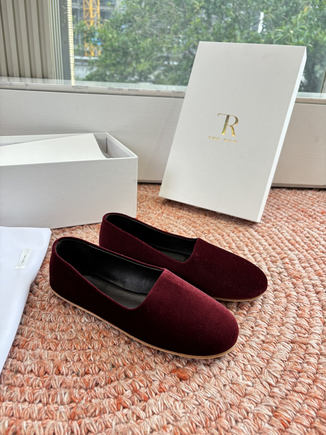 🌾G028😀THE ROW 新品极简圆头 玛丽珍单鞋The Row新一季的设计延续极简主义新款 Cana