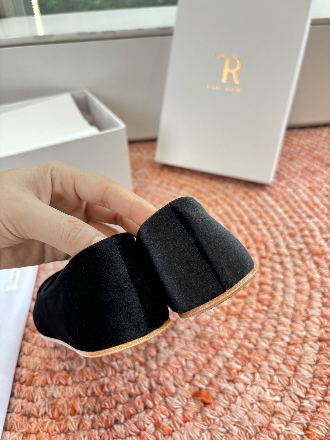 🌾G028😀THE ROW 新品极简圆头 玛丽珍单鞋The Row新一季的设计延续极简主义新款 Cana