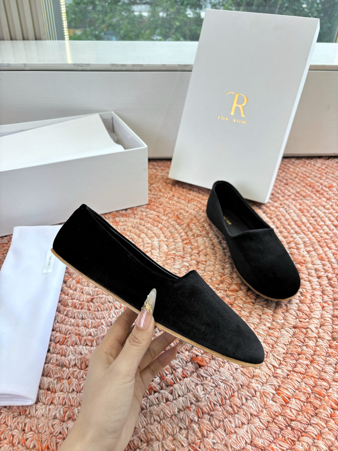 🌾G028😀THE ROW 新品极简圆头 玛丽珍单鞋The Row新一季的设计延续极简主义新款 Cana