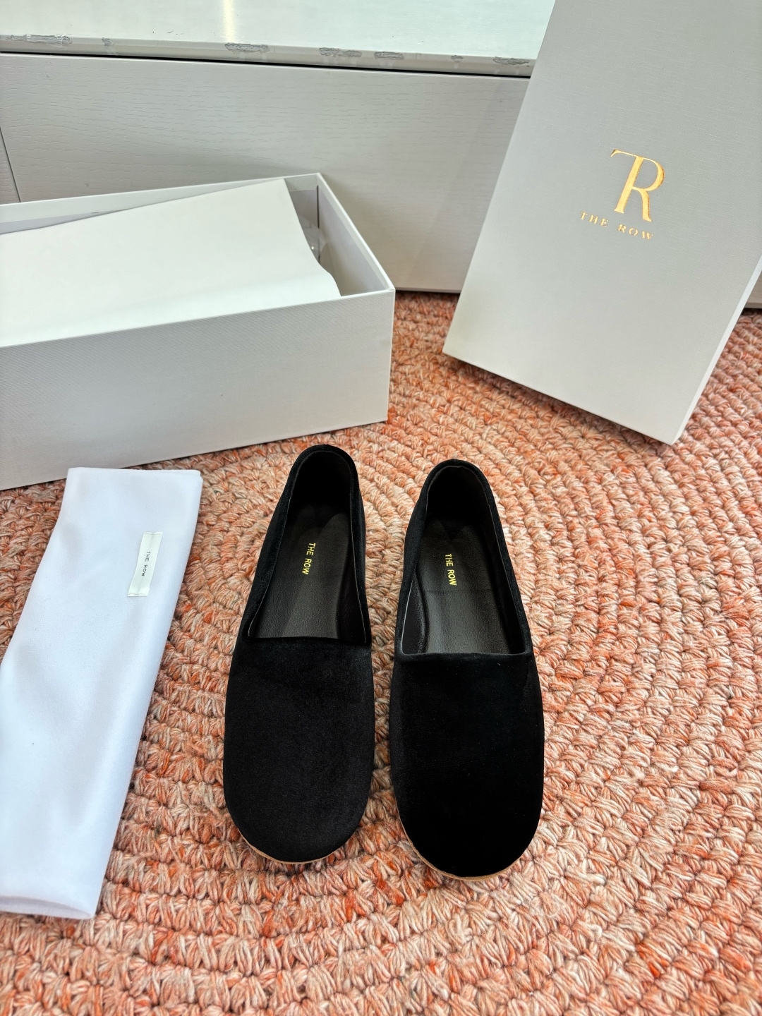 🌾G028😀THE ROW 新品极简圆头 玛丽珍单鞋The Row新一季的设计延续极简主义新款 Cana