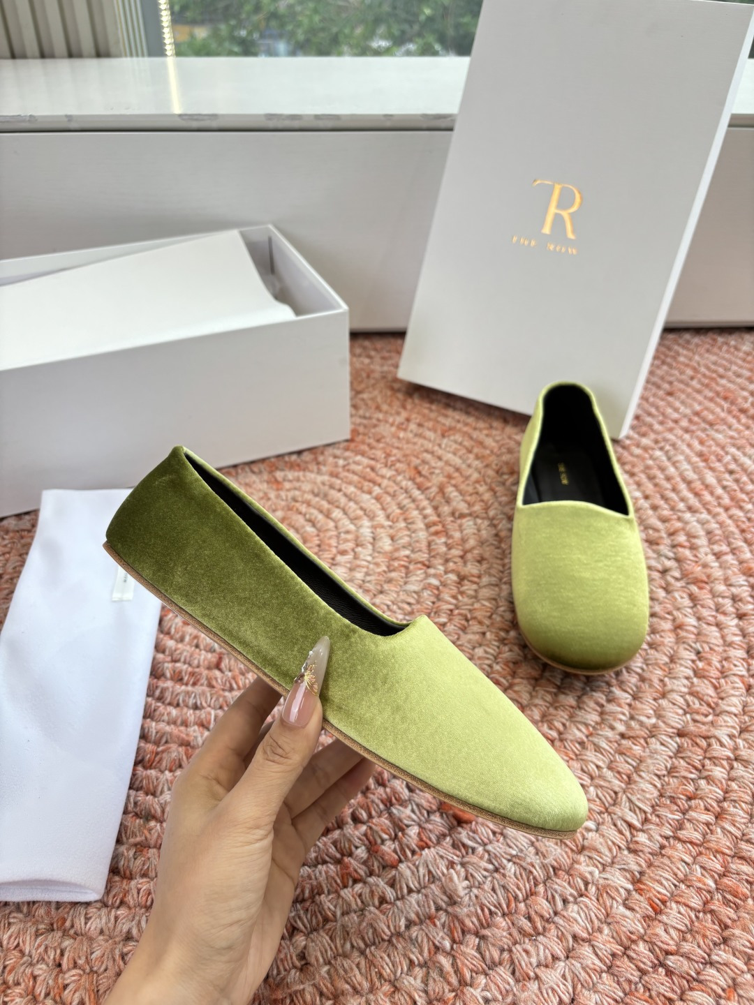 🌾G028😀THE ROW 新品极简圆头 玛丽珍单鞋The Row新一季的设计延续极简主义新款 Cana