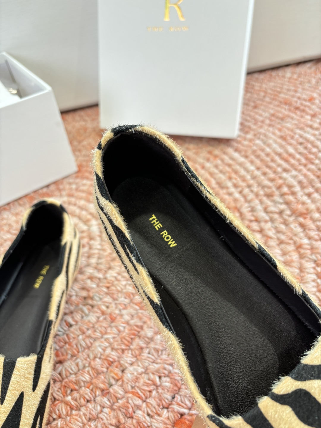 🌾G028😀THE ROW 新品极简圆头 玛丽珍单鞋The Row新一季的设计延续极简主义新款 Cana