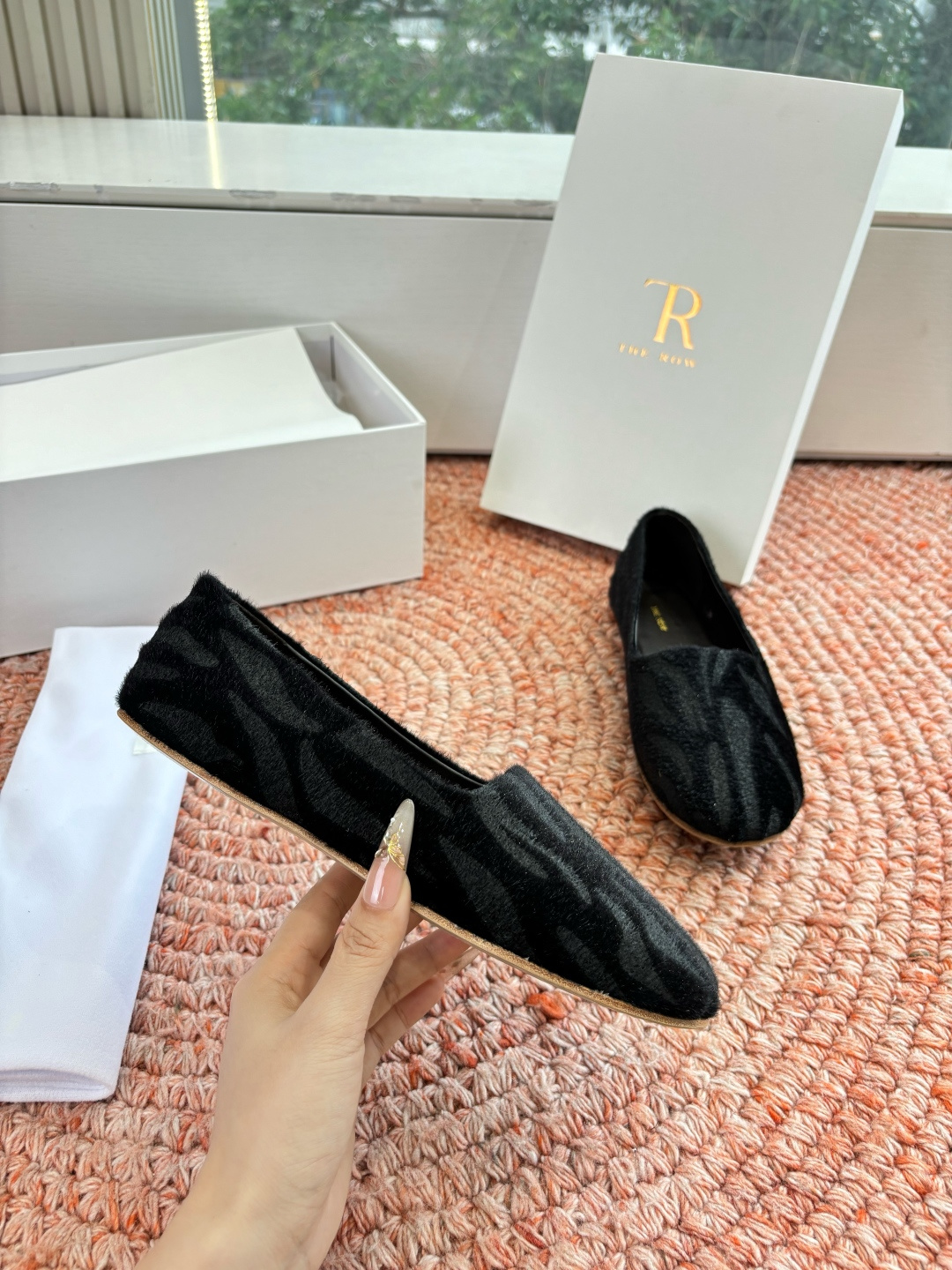 🌾G028😀THE ROW 新品极简圆头 玛丽珍单鞋The Row新一季的设计延续极简主义新款 Cana