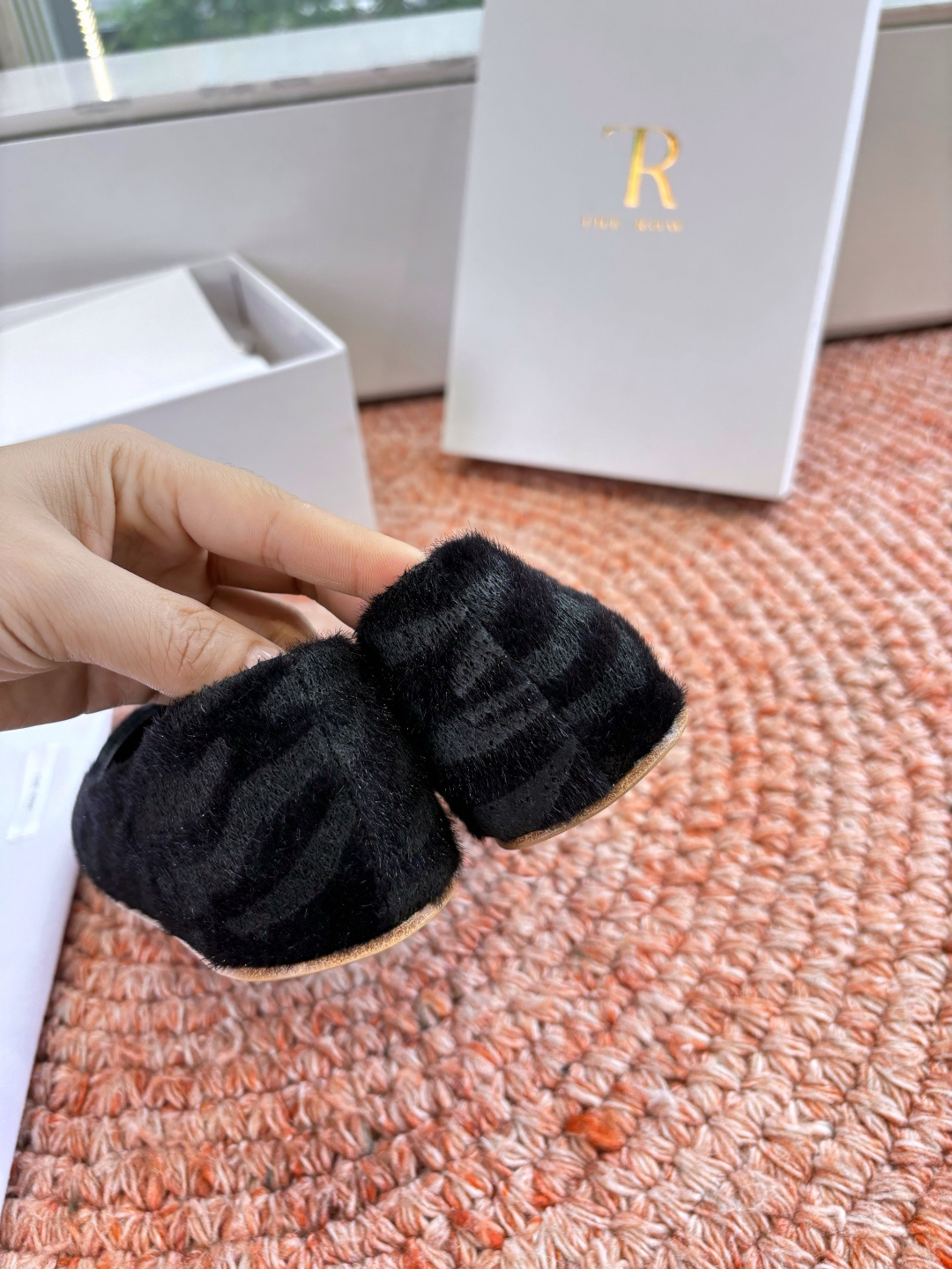 🌾G028😀THE ROW 新品极简圆头 玛丽珍单鞋The Row新一季的设计延续极简主义新款 Cana