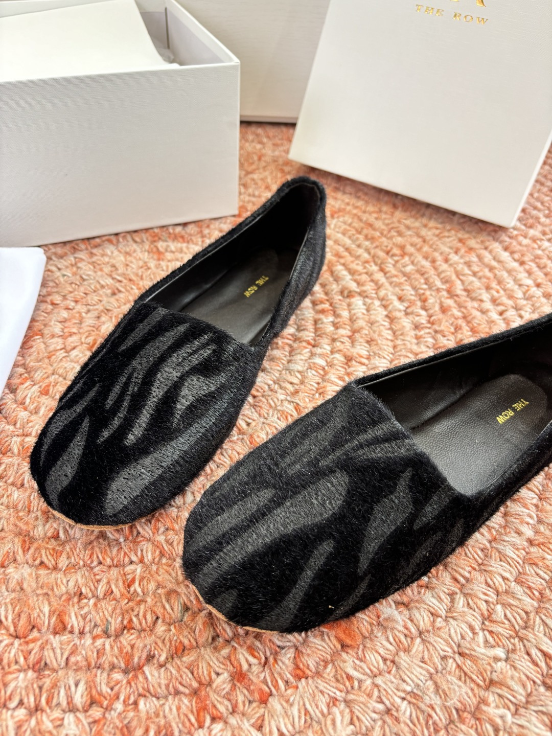 🌾G028😀THE ROW 新品极简圆头 玛丽珍单鞋The Row新一季的设计延续极简主义新款 Cana