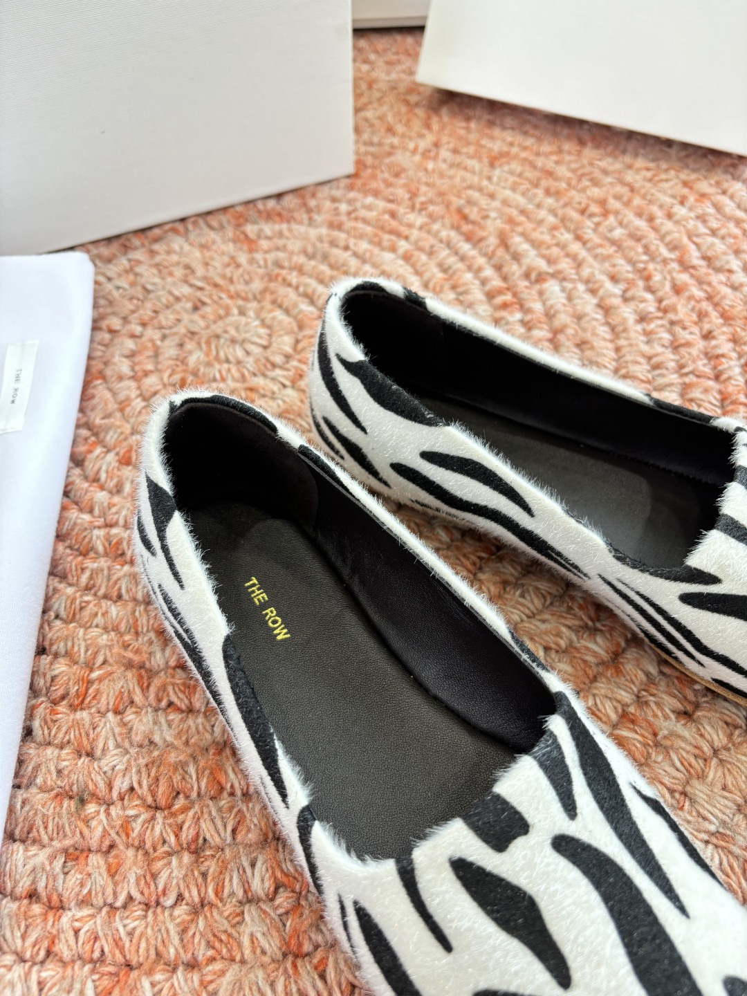 🌾G028😀THE ROW 新品极简圆头 玛丽珍单鞋The Row新一季的设计延续极简主义新款 Cana