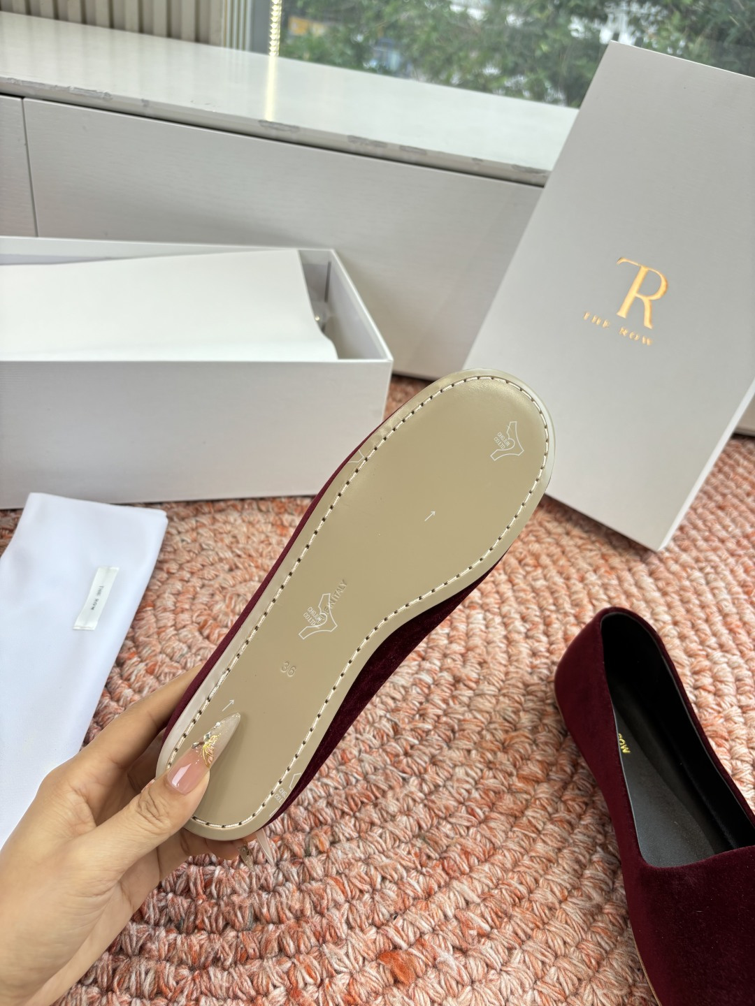 🌾G028😀THE ROW 新品极简圆头 玛丽珍单鞋The Row新一季的设计延续极简主义新款 Cana