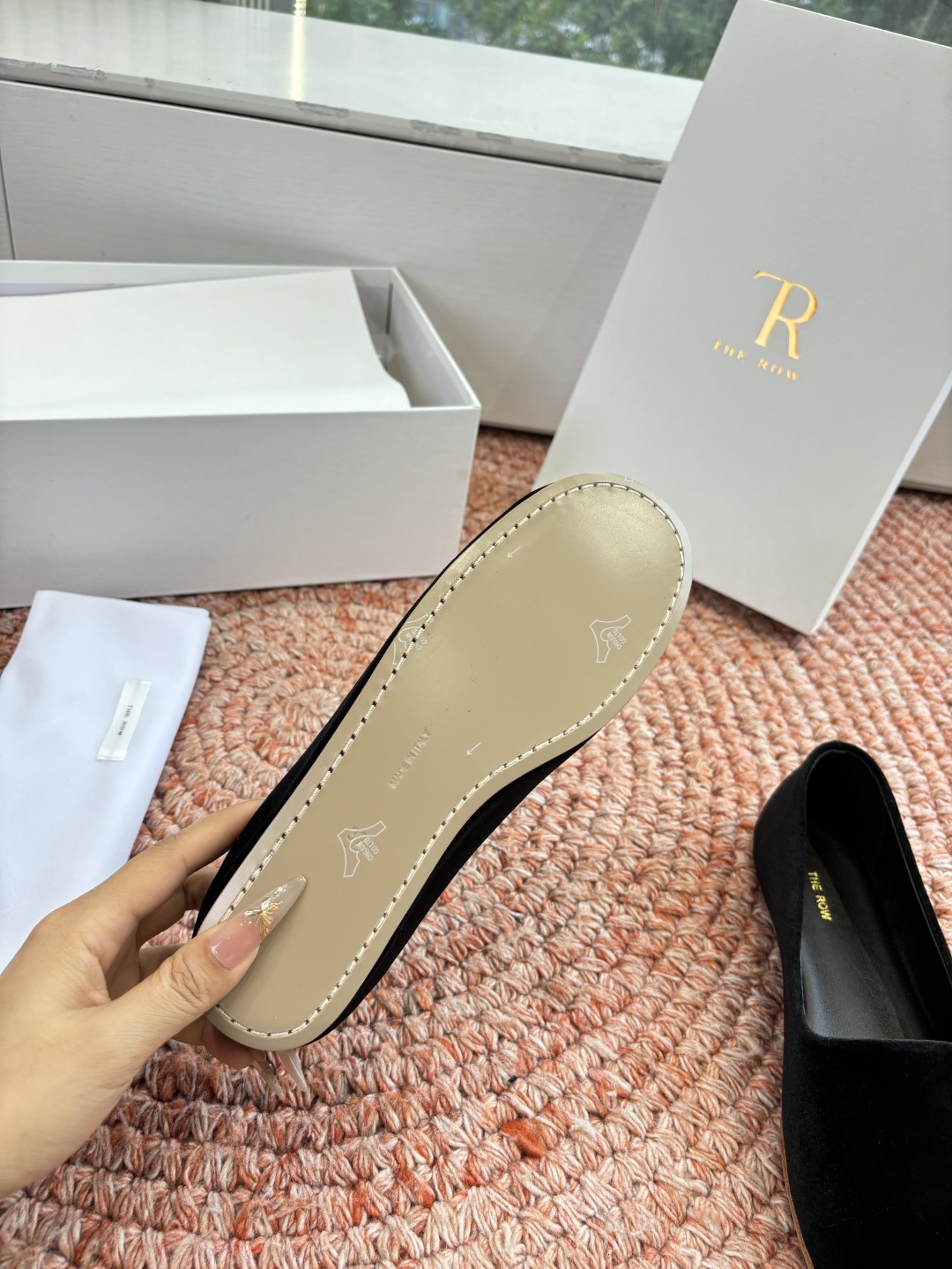 🌾G028😀THE ROW 新品极简圆头 玛丽珍单鞋The Row新一季的设计延续极简主义新款 Cana