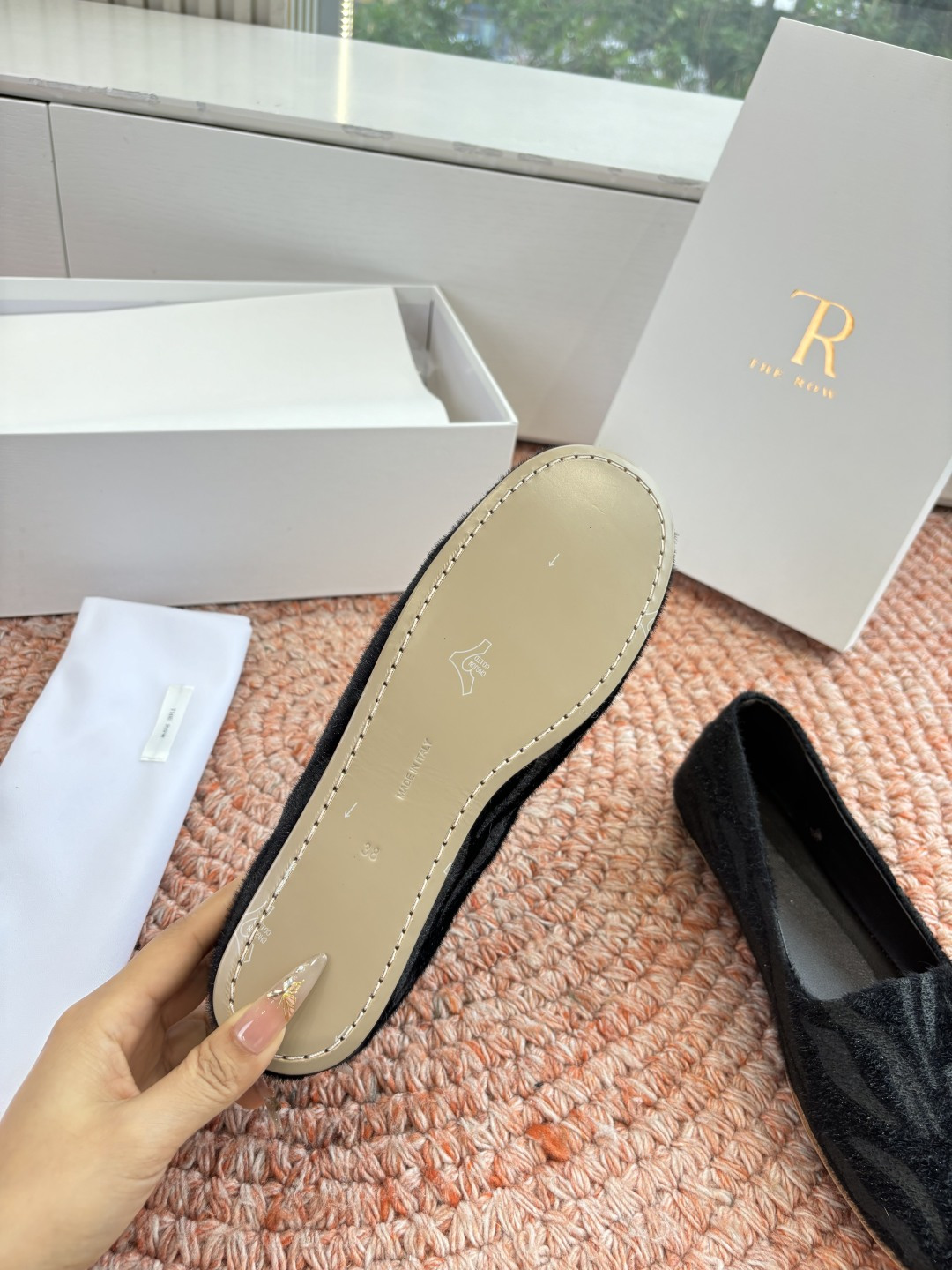 🌾G028😀THE ROW 新品极简圆头 玛丽珍单鞋The Row新一季的设计延续极简主义新款 Cana