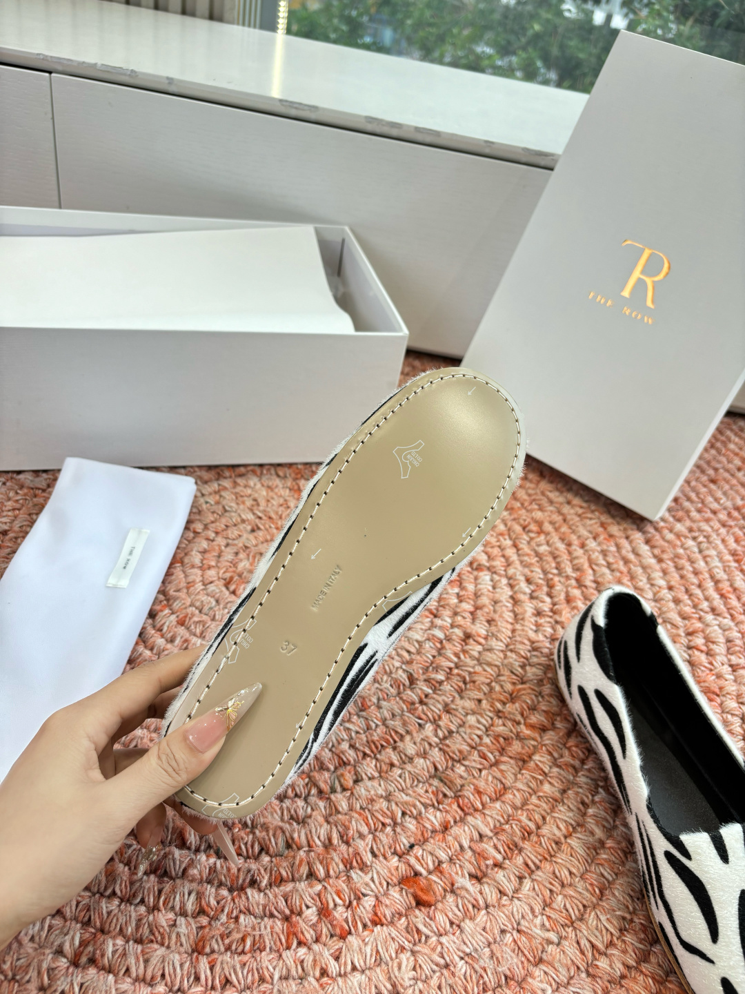 🌾G028😀THE ROW 新品极简圆头 玛丽珍单鞋The Row新一季的设计延续极简主义新款 Cana