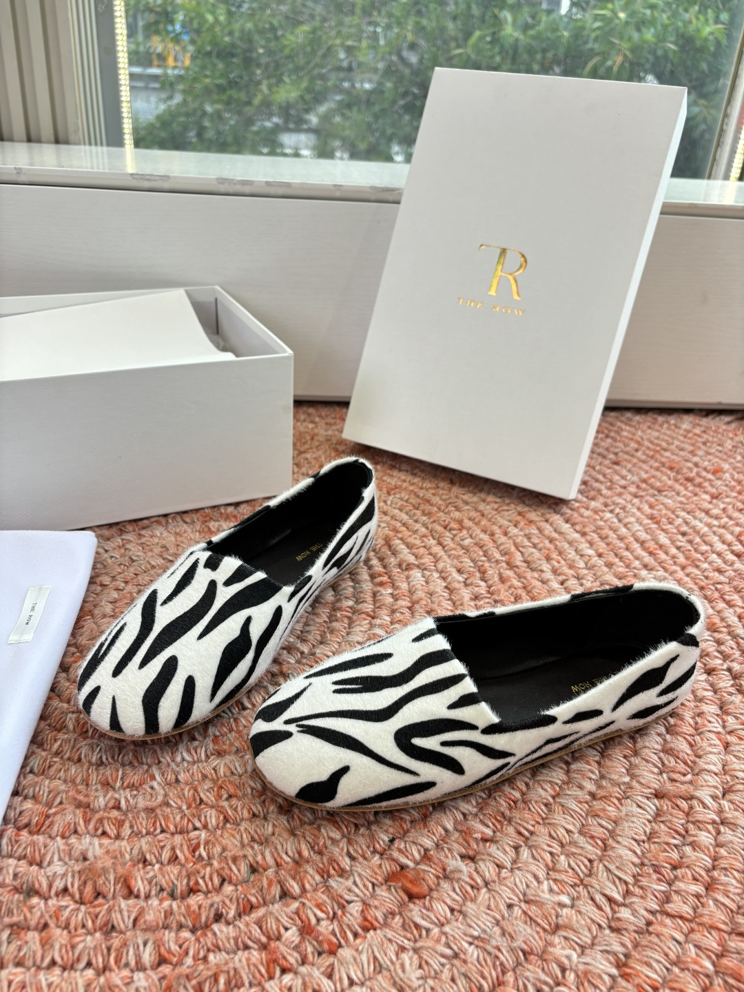 🌾G028😀THE ROW 新品极简圆头 玛丽珍单鞋The Row新一季的设计延续极简主义新款 Cana