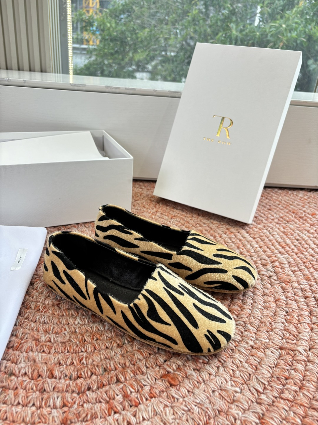 🌾G028😀THE ROW 新品极简圆头 玛丽珍单鞋The Row新一季的设计延续极简主义新款 Cana