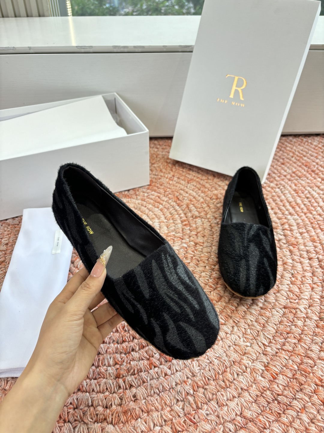 🌾G028😀THE ROW 新品极简圆头 玛丽珍单鞋The Row新一季的设计延续极简主义新款 Cana