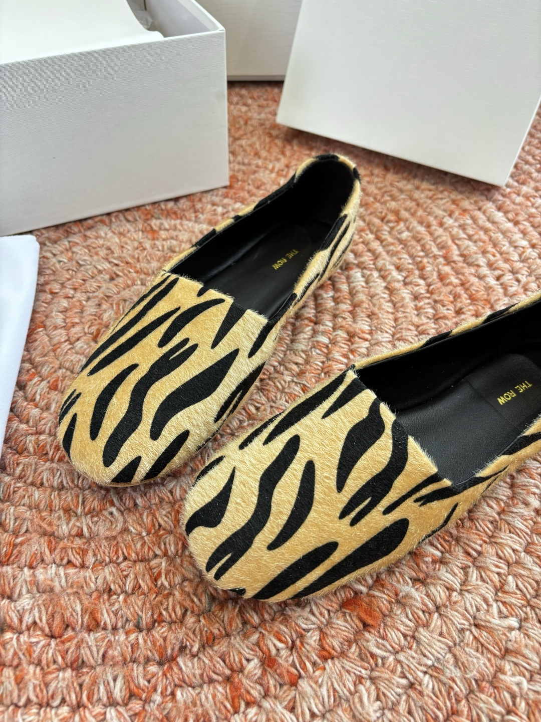 🌾G028😀THE ROW 新品极简圆头 玛丽珍单鞋The Row新一季的设计延续极简主义新款 Cana