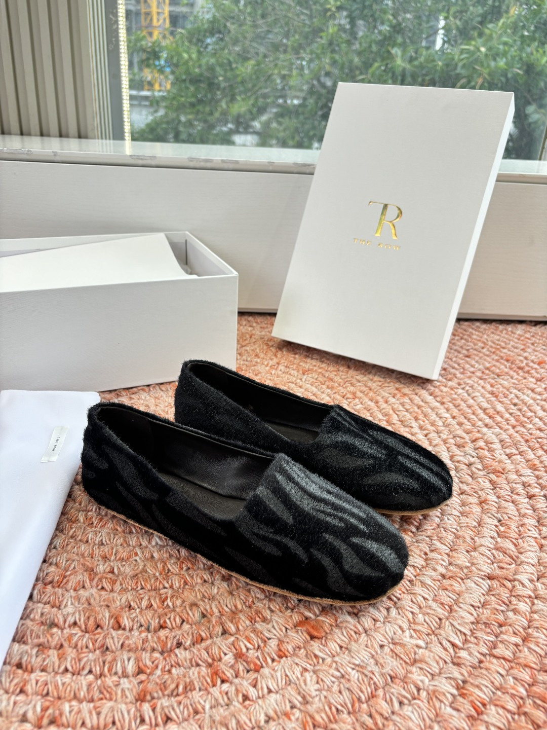 🌾G028😀THE ROW 新品极简圆头 玛丽珍单鞋The Row新一季的设计延续极简主义新款 Cana