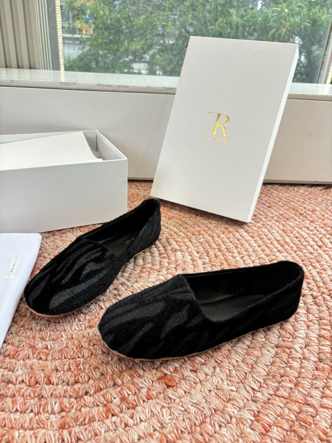 🌾G028😀THE ROW 新品极简圆头 玛丽珍单鞋The Row新一季的设计延续极简主义新款 Cana