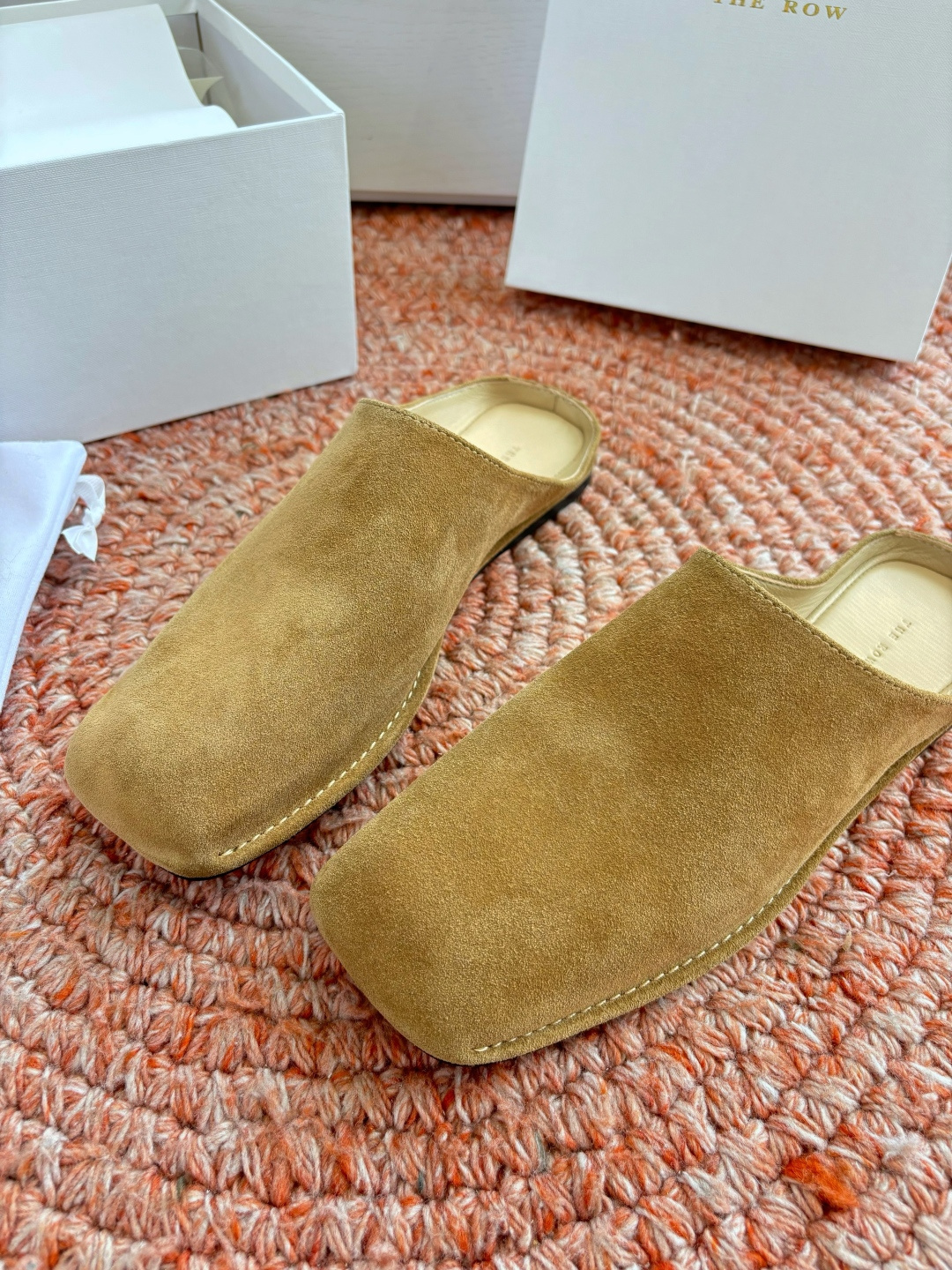 🌾G028😀THE ROW 26ss 春夏新款 TR包头穆勒半拖鞋极简风麂皮绒面休闲平底拖鞋第一眼看到这