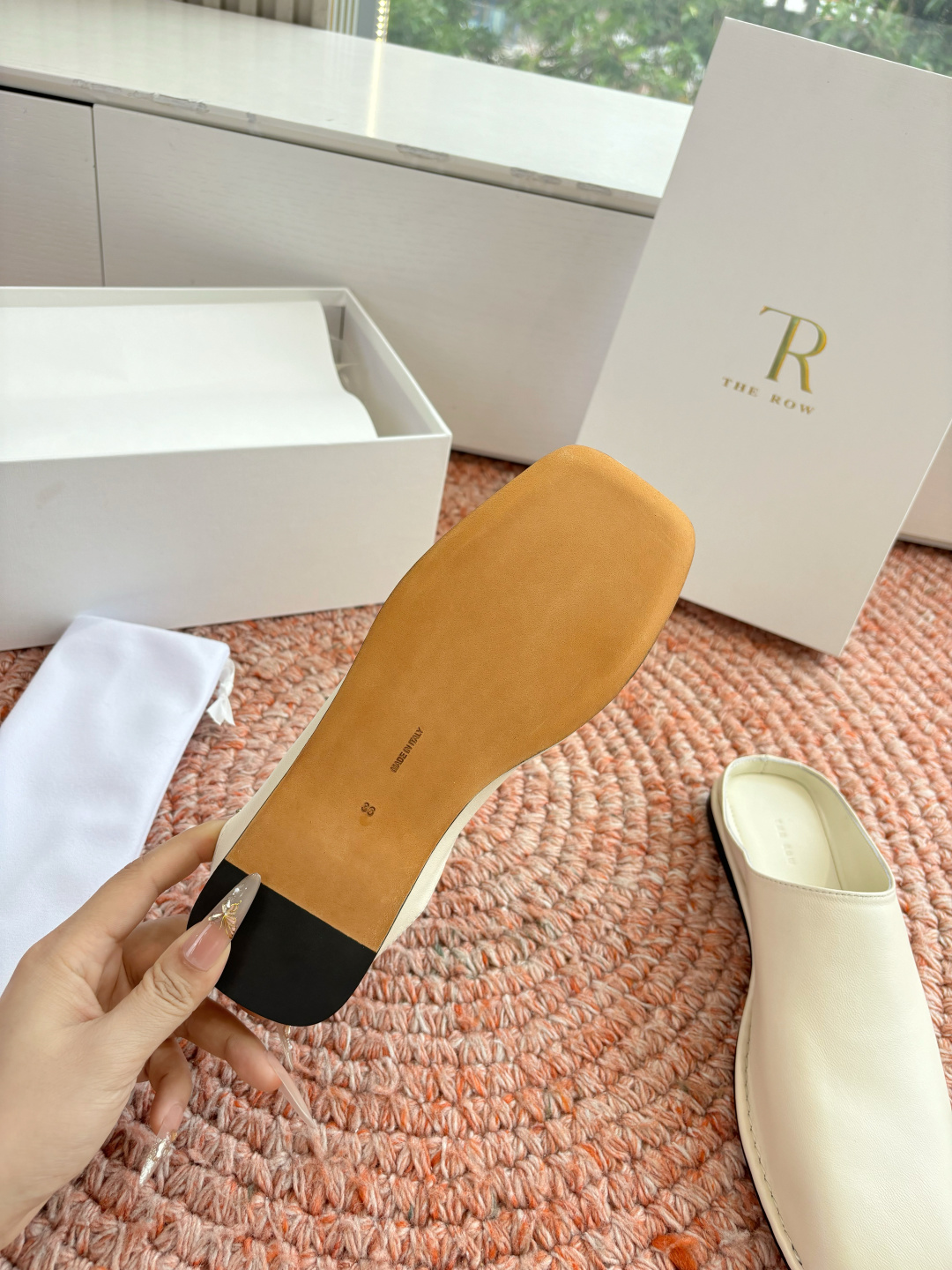 🌾G028😀THE ROW 26ss 春夏新款 TR包头穆勒半拖鞋极简风麂皮绒面休闲平底拖鞋第一眼看到这