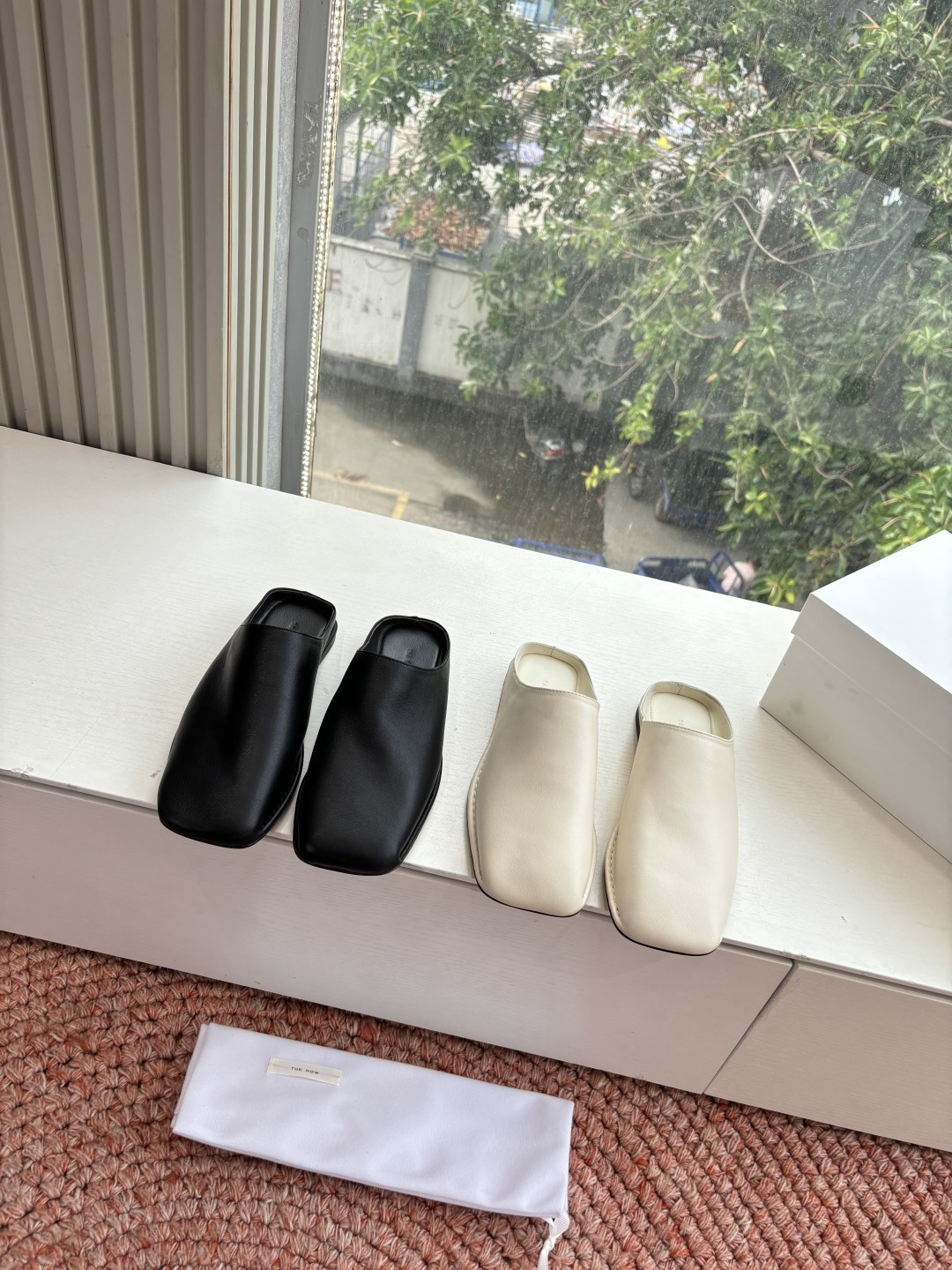 🌾G028😀THE ROW 26ss 春夏新款 TR包头穆勒半拖鞋极简风麂皮绒面休闲平底拖鞋第一眼看到这