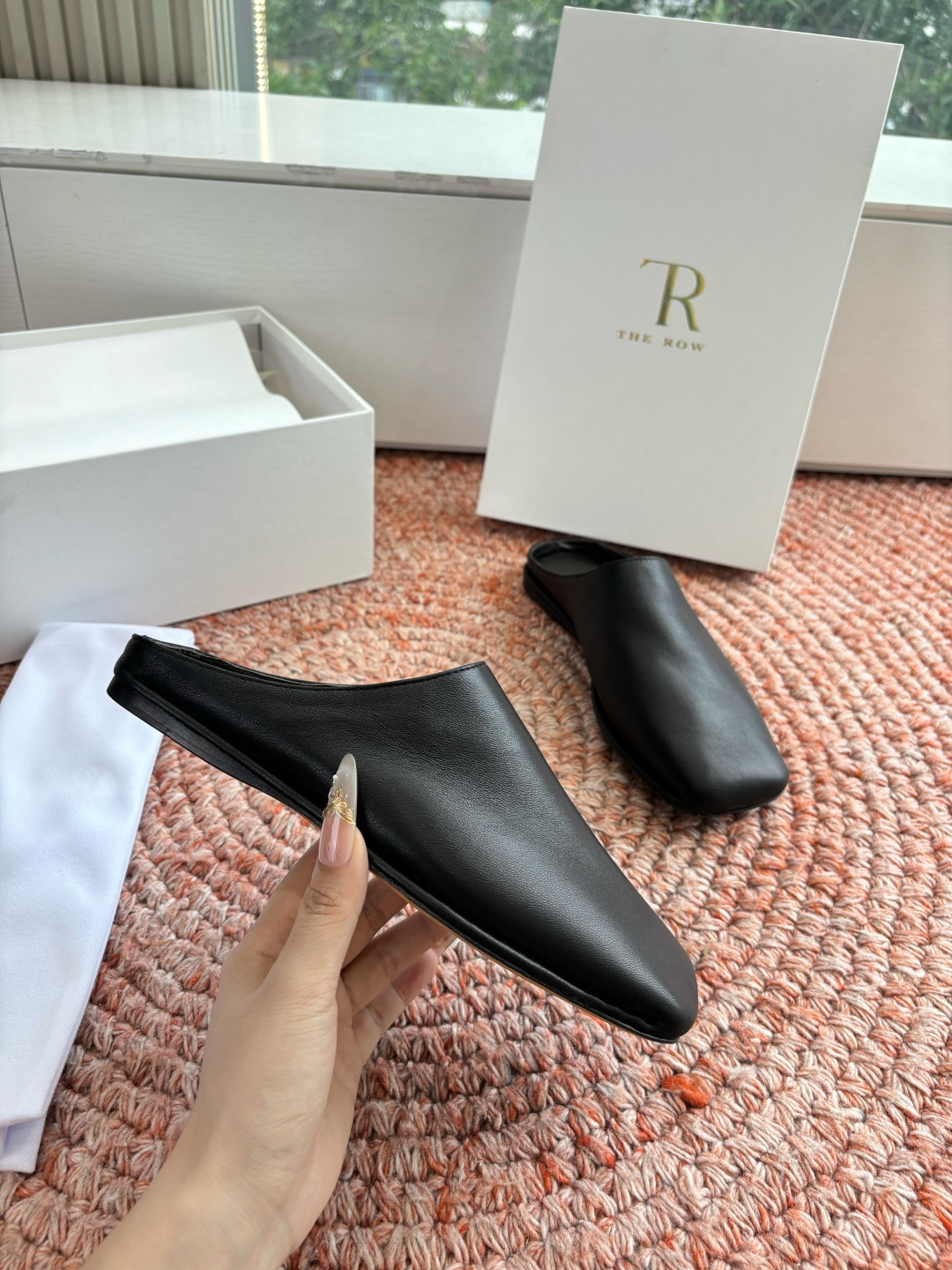 🌾G028😀THE ROW 26ss 春夏新款 TR包头穆勒半拖鞋极简风麂皮绒面休闲平底拖鞋第一眼看到这