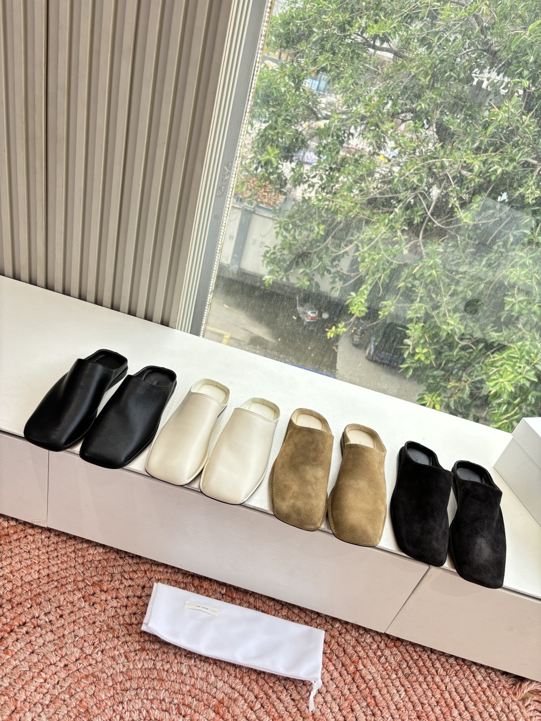 🌾G028😀THE ROW 26ss 春夏新款 TR包头穆勒半拖鞋极简风麂皮绒面休闲平底拖鞋第一眼看到这