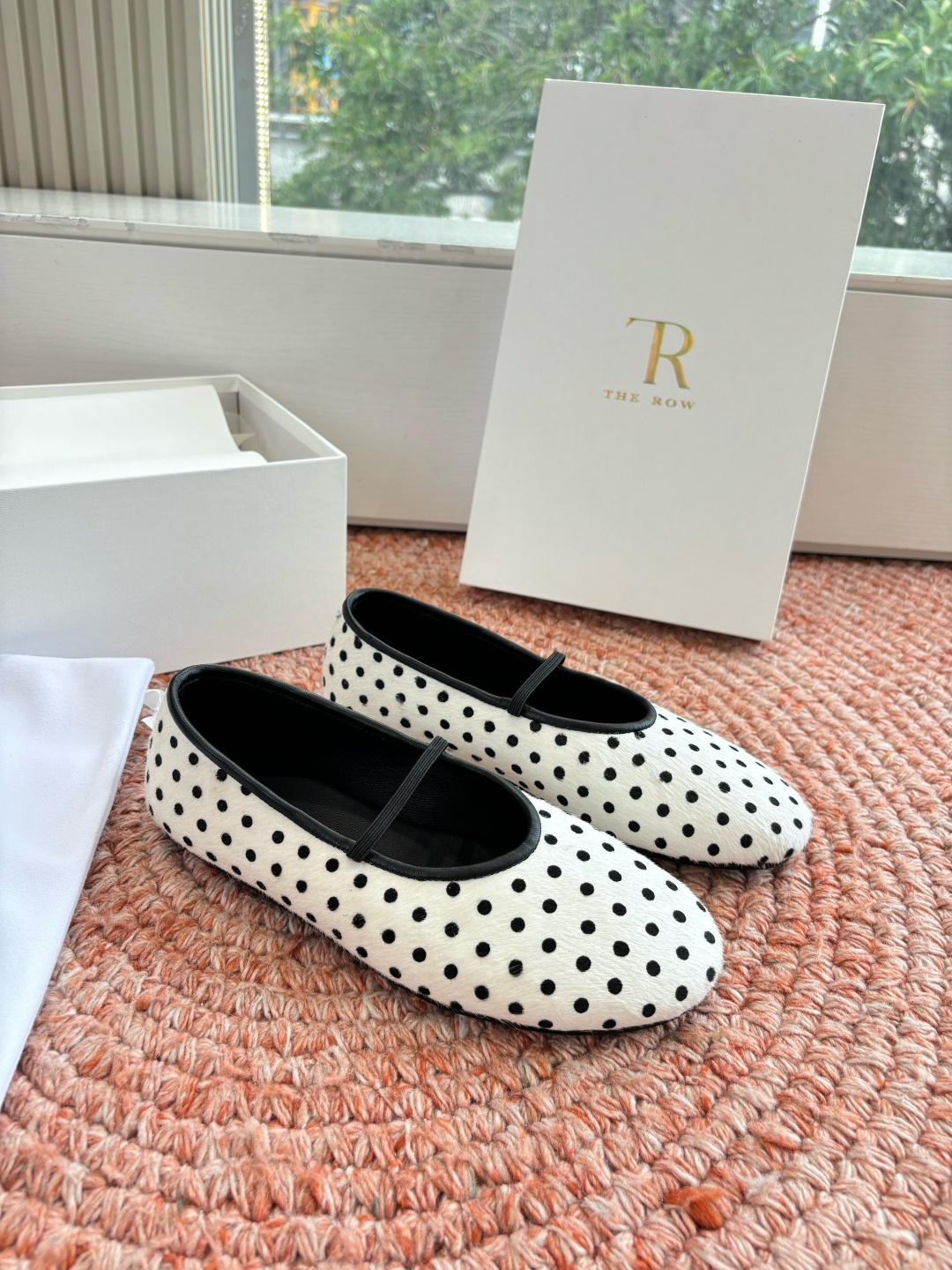 🌾G028😀THE ROW 新品极简圆头 玛丽珍单鞋The Row新一季的设计延续极简主义新款 Cana