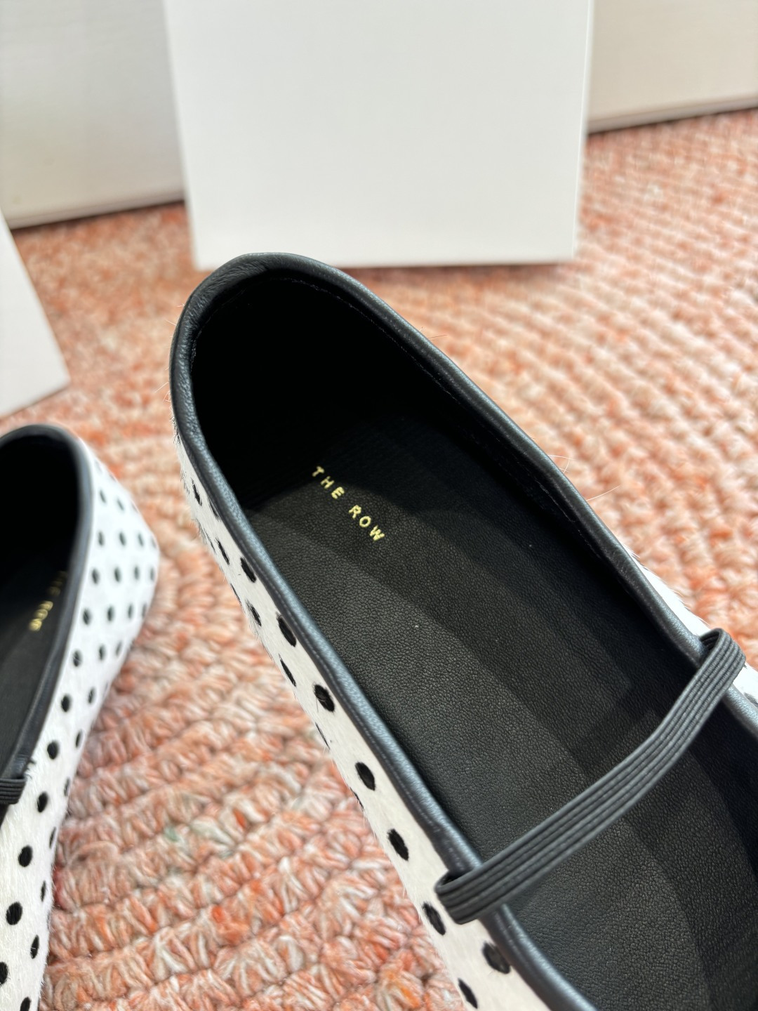 🌾G028😀THE ROW 新品极简圆头 玛丽珍单鞋The Row新一季的设计延续极简主义新款 Cana