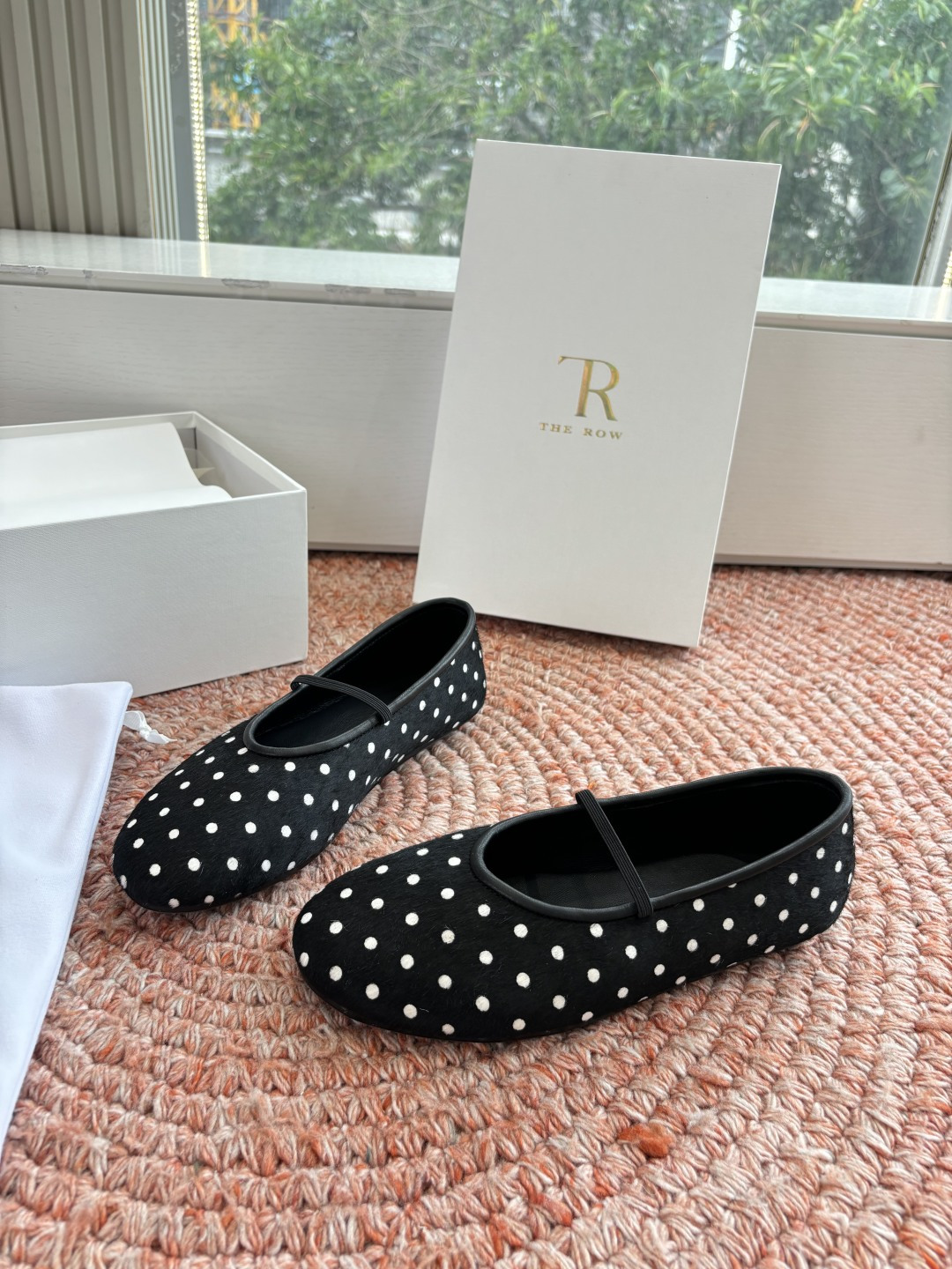 🌾G028😀THE ROW 新品极简圆头 玛丽珍单鞋The Row新一季的设计延续极简主义新款 Cana