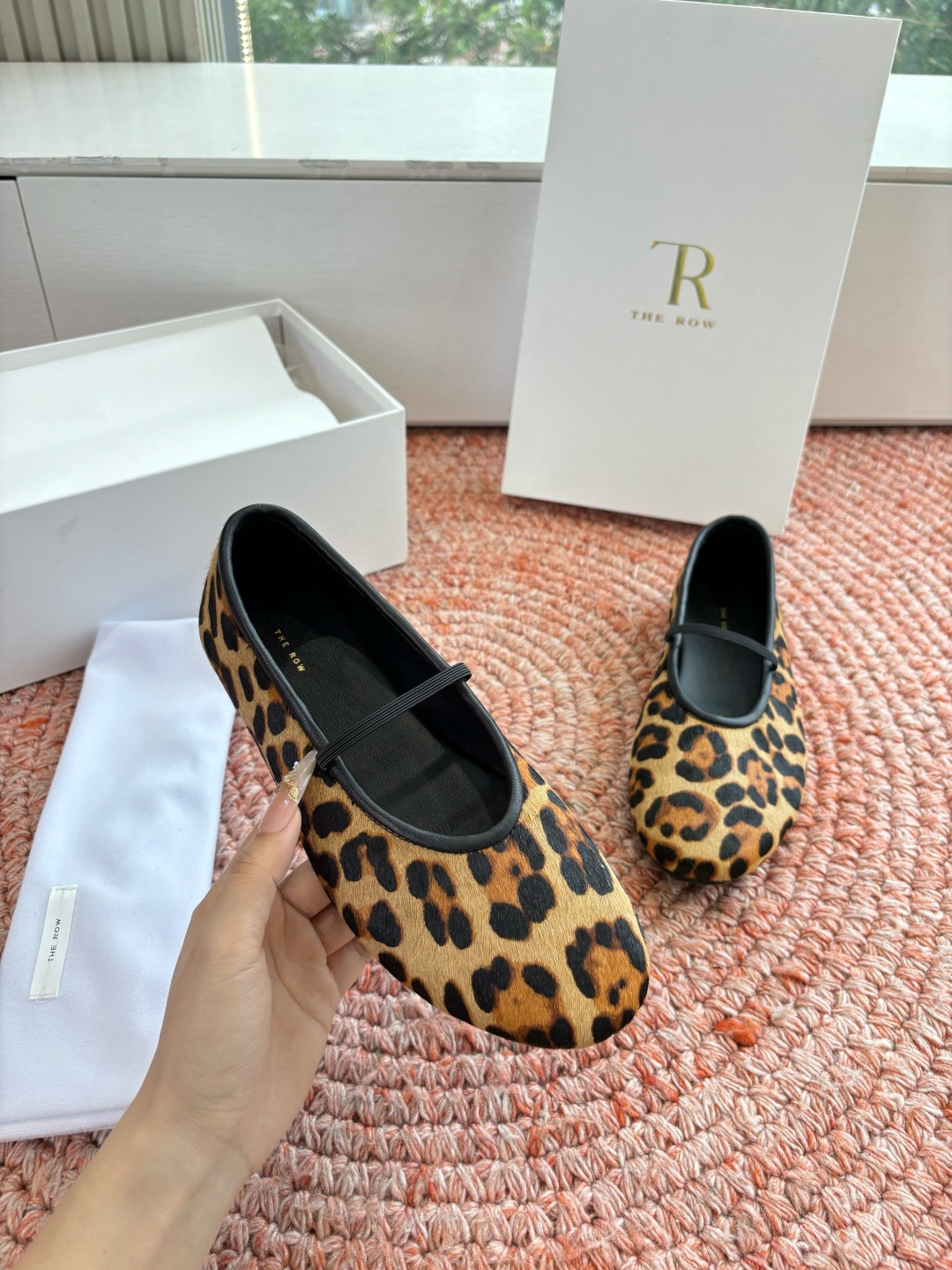 🌾G028😀THE ROW 新品极简圆头 玛丽珍单鞋The Row新一季的设计延续极简主义新款 Cana