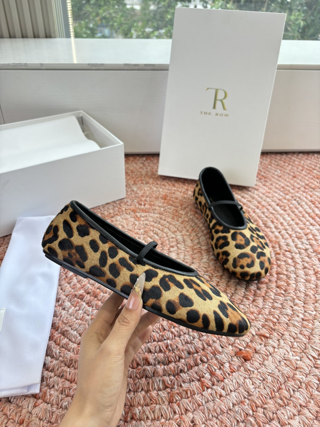 🌾G028😀THE ROW 新品极简圆头 玛丽珍单鞋The Row新一季的设计延续极简主义新款 Cana