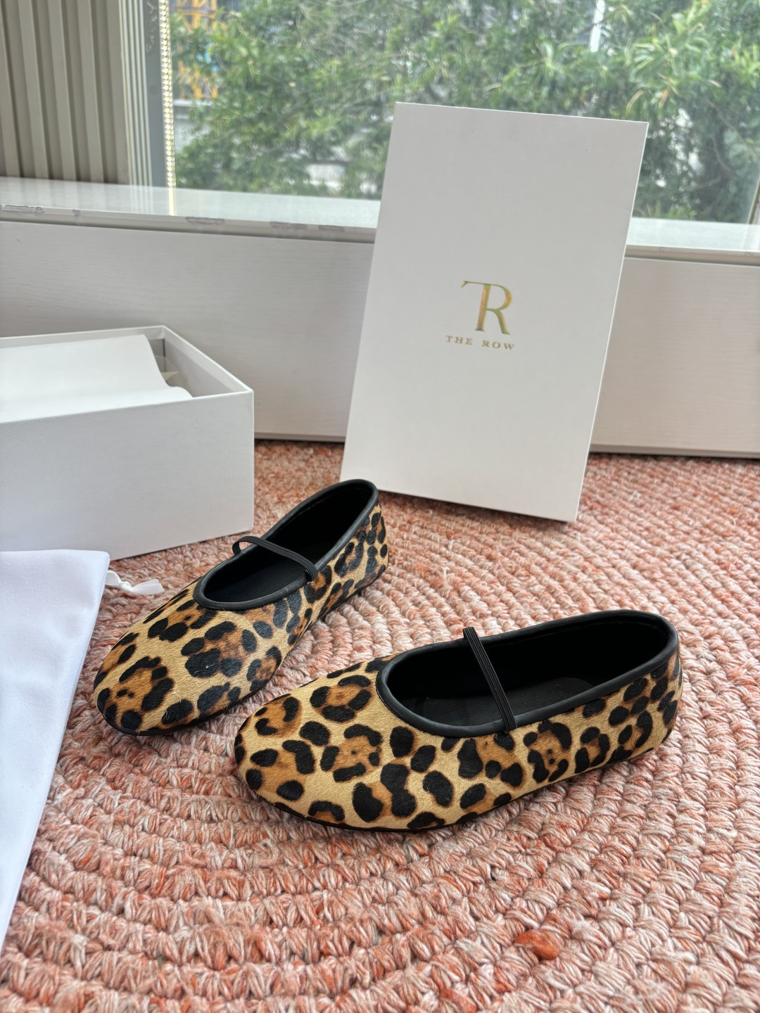 🌾G028😀THE ROW 新品极简圆头 玛丽珍单鞋The Row新一季的设计延续极简主义新款 Cana