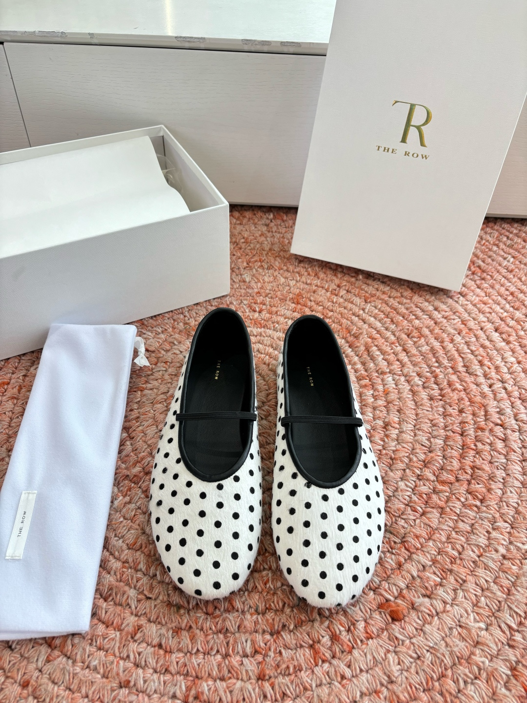 🌾G028😀THE ROW 新品极简圆头 玛丽珍单鞋The Row新一季的设计延续极简主义新款 Cana