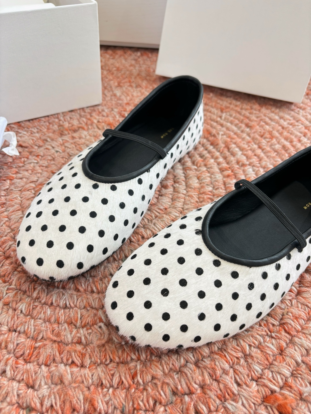 🌾G028😀THE ROW 新品极简圆头 玛丽珍单鞋The Row新一季的设计延续极简主义新款 Cana