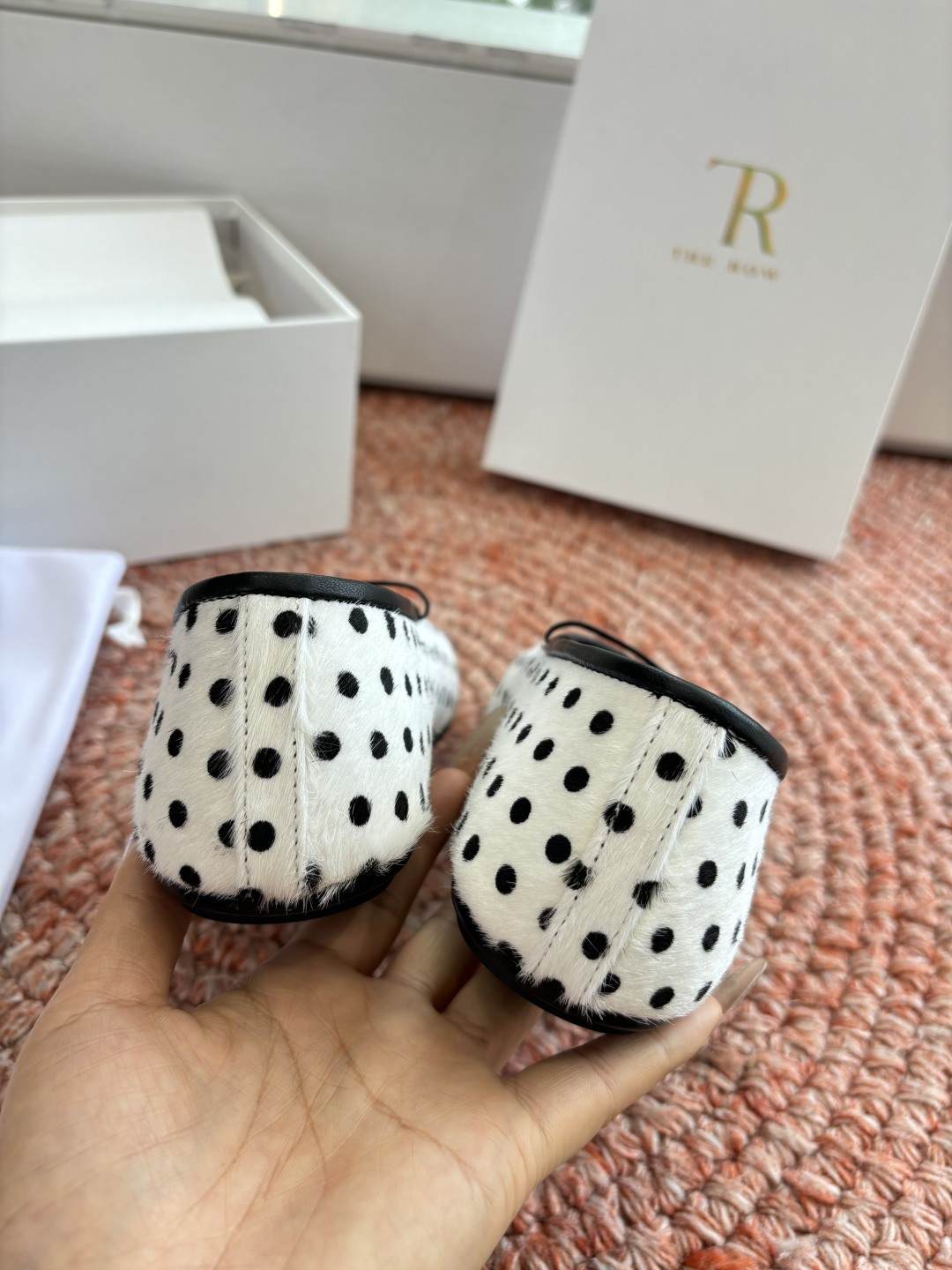 🌾G028😀THE ROW 新品极简圆头 玛丽珍单鞋The Row新一季的设计延续极简主义新款 Cana