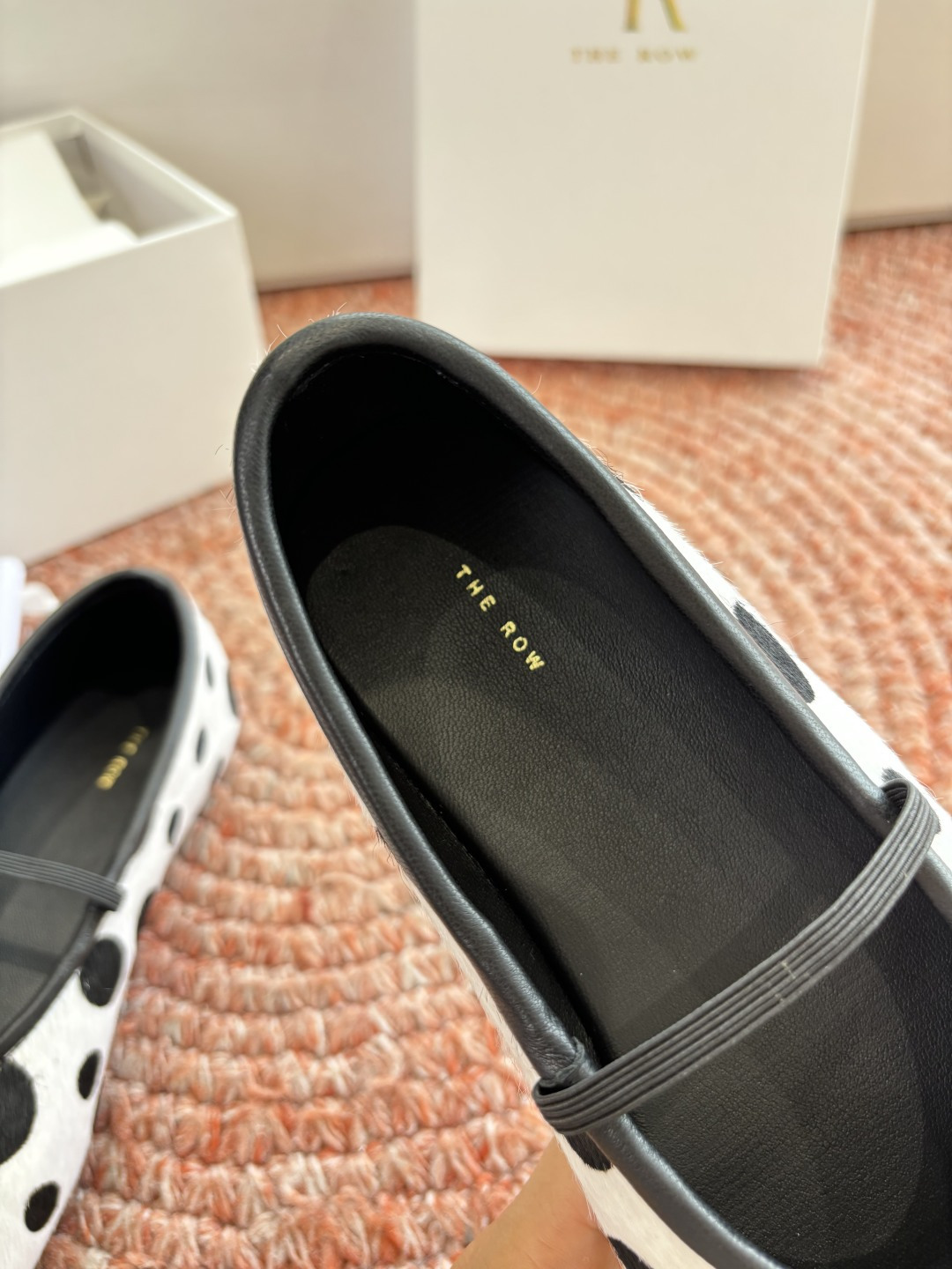 🌾G028😀THE ROW 新品极简圆头 玛丽珍单鞋The Row新一季的设计延续极简主义新款 Cana