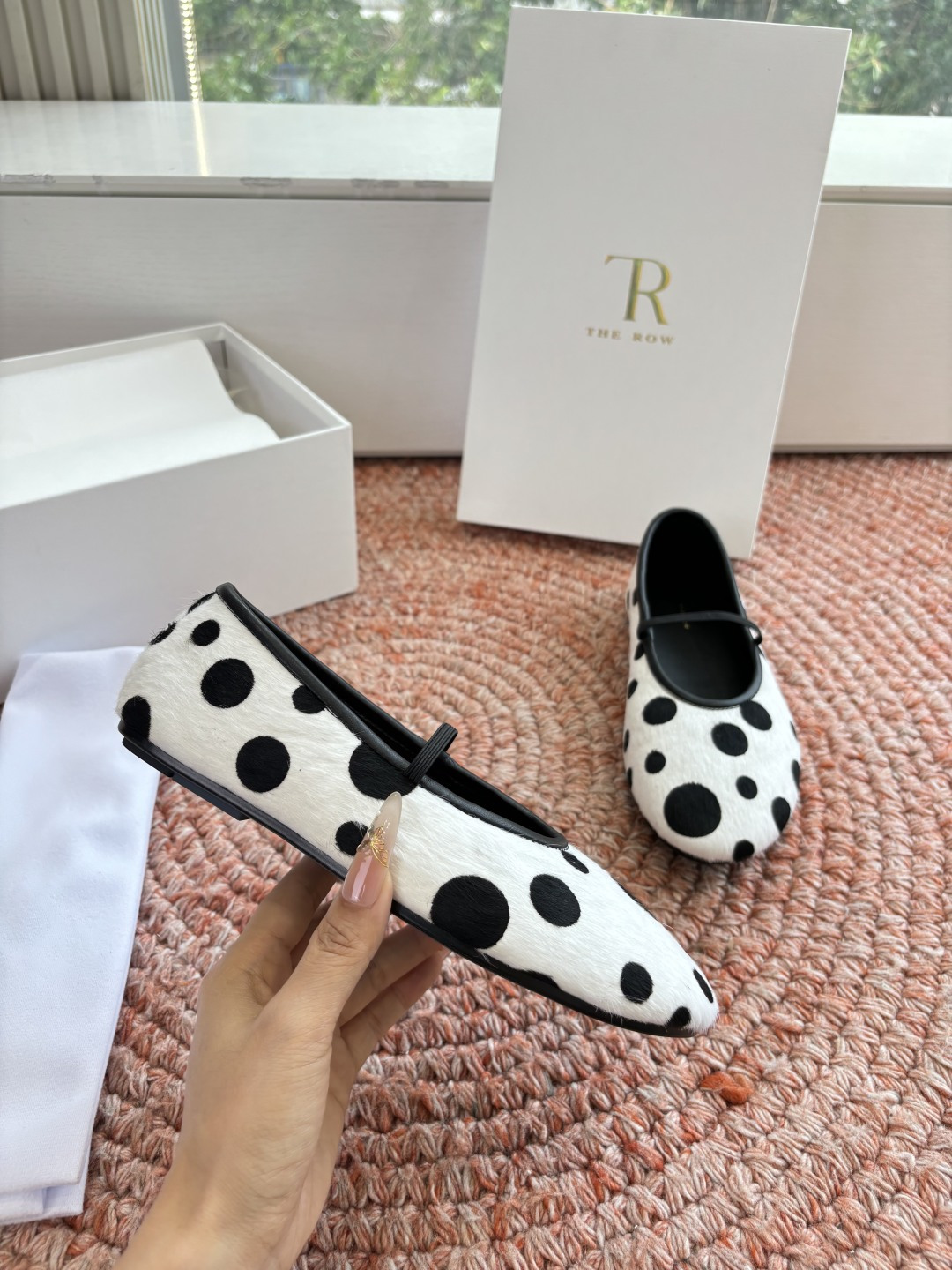 🌾G028😀THE ROW 新品极简圆头 玛丽珍单鞋The Row新一季的设计延续极简主义新款 Cana