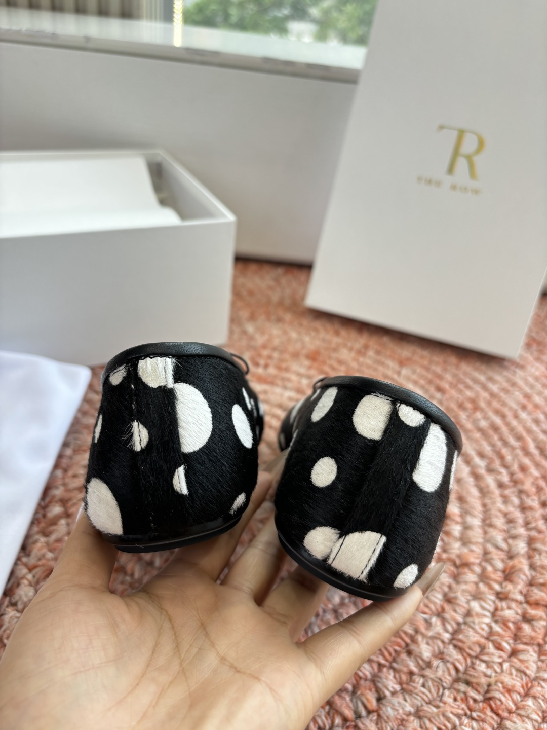 🌾G028😀THE ROW 新品极简圆头 玛丽珍单鞋The Row新一季的设计延续极简主义新款 Cana