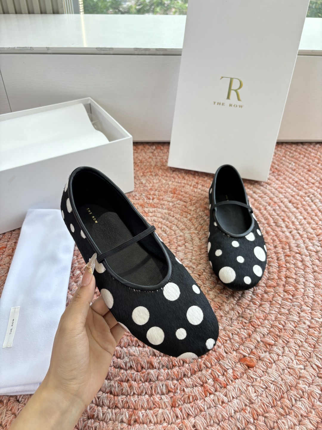 🌾G028😀THE ROW 新品极简圆头 玛丽珍单鞋The Row新一季的设计延续极简主义新款 Cana