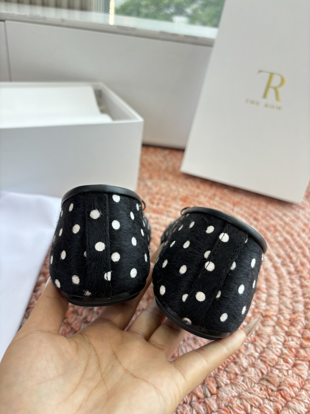 🌾G028😀THE ROW 新品极简圆头 玛丽珍单鞋The Row新一季的设计延续极简主义新款 Cana