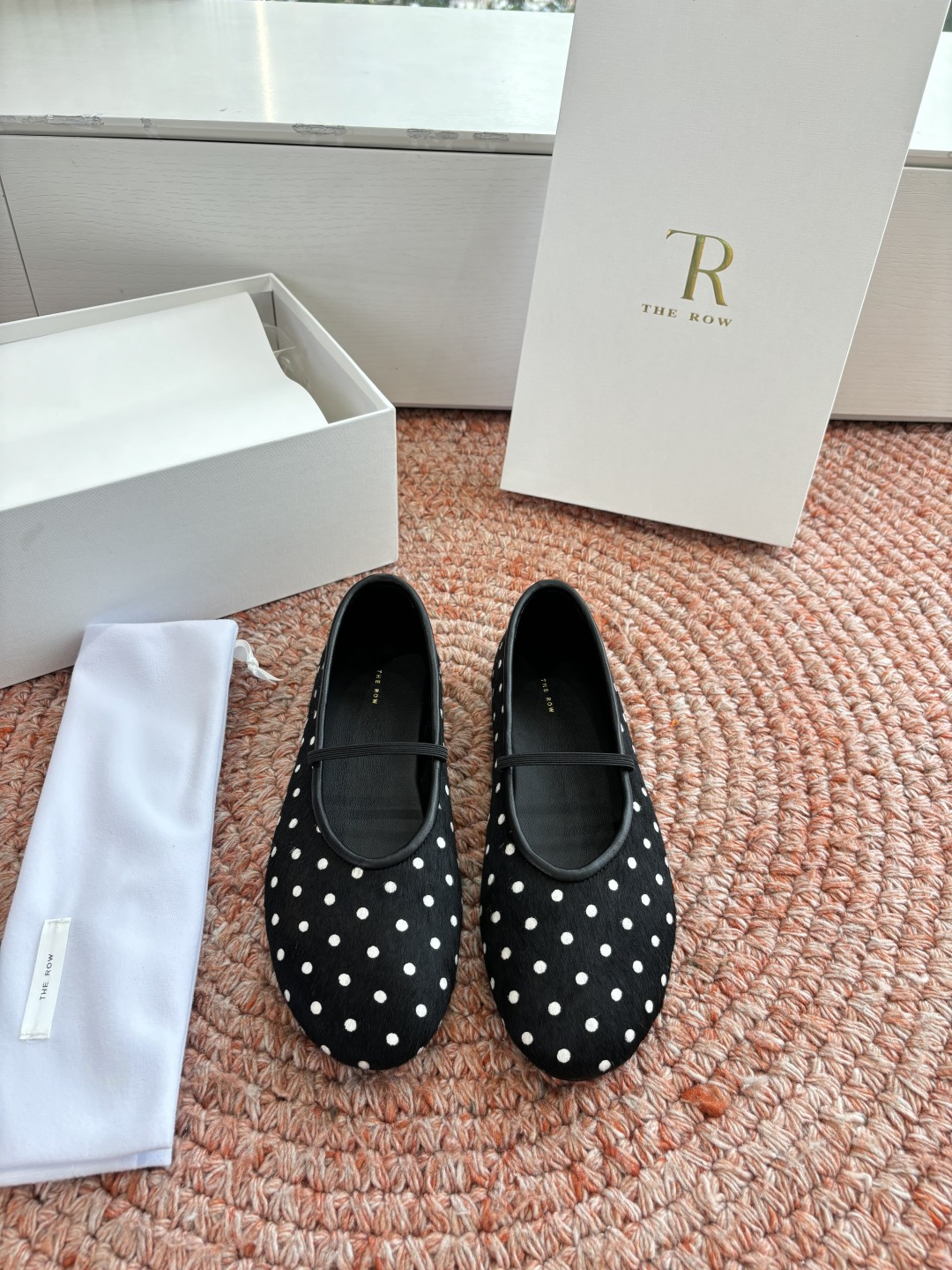 🌾G028😀THE ROW 新品极简圆头 玛丽珍单鞋The Row新一季的设计延续极简主义新款 Cana