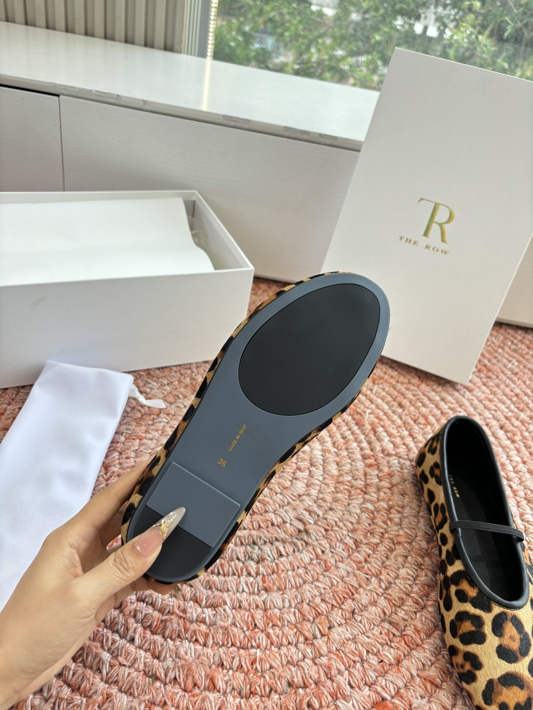 🌾G028😀THE ROW 新品极简圆头 玛丽珍单鞋The Row新一季的设计延续极简主义新款 Cana