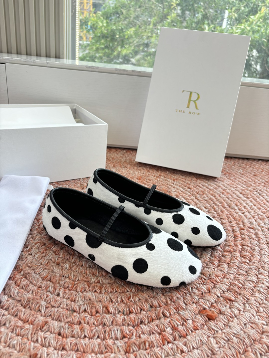 🌾G028😀THE ROW 新品极简圆头 玛丽珍单鞋The Row新一季的设计延续极简主义新款 Cana