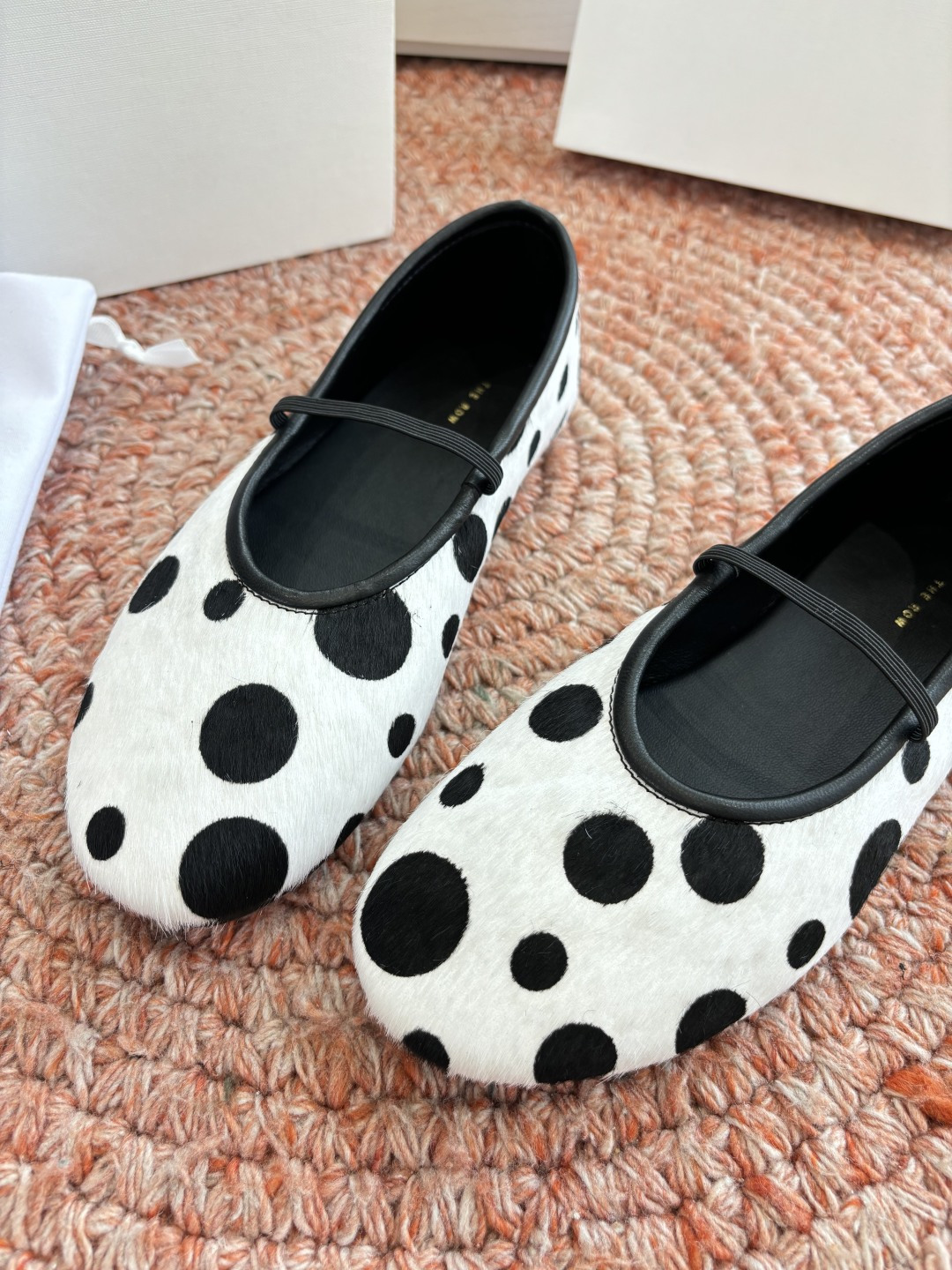 🌾G028😀THE ROW 新品极简圆头 玛丽珍单鞋The Row新一季的设计延续极简主义新款 Cana